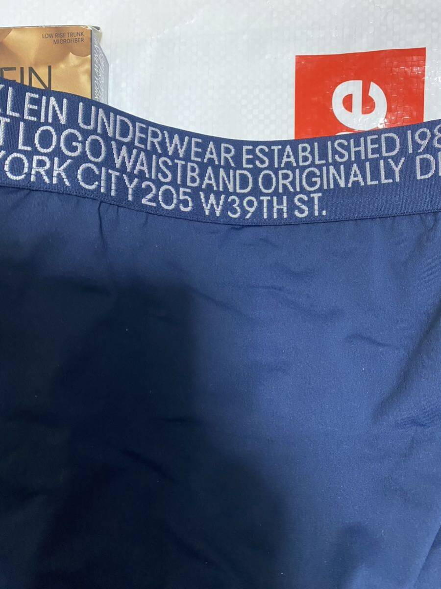新品未使用 箱入り Calvin Klein カルバンクライン ボクサーパンツ US Sサイズ 大きめ 紺色 高級ライン 定価4,700円 ナイガイ 百貨店購入 の画像4