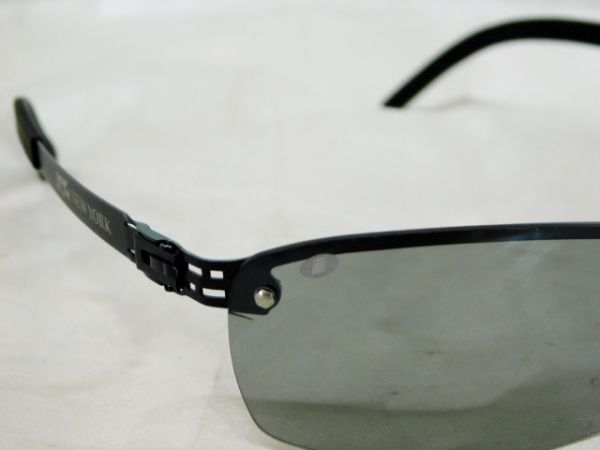 T607★サングラス iZONE NEW YORK メンズ UV400 P112-DRGY137M CE Scratch Resistant Lens 軽量 黒系 ブラック系★送料590円〜_画像4