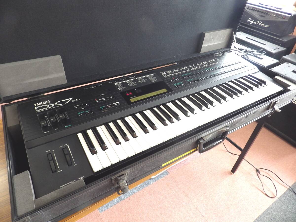 YAMAHA ヤマハ シンセサイザー DX7Ⅱ-D ハードケース付属の画像2