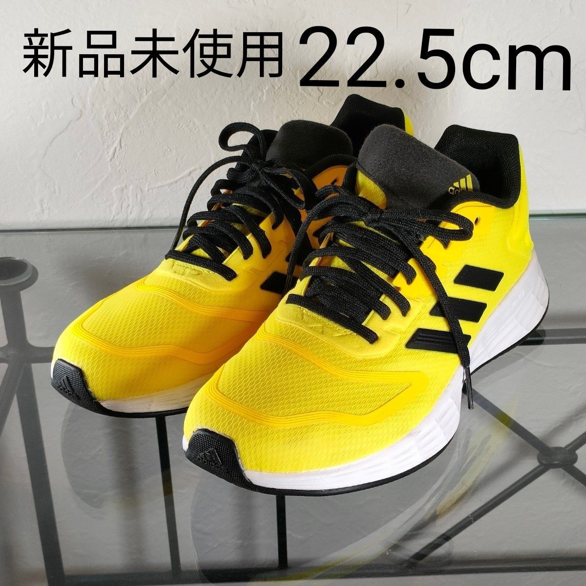 【新品未使用】 adidas　スニーカー　22.5cm
