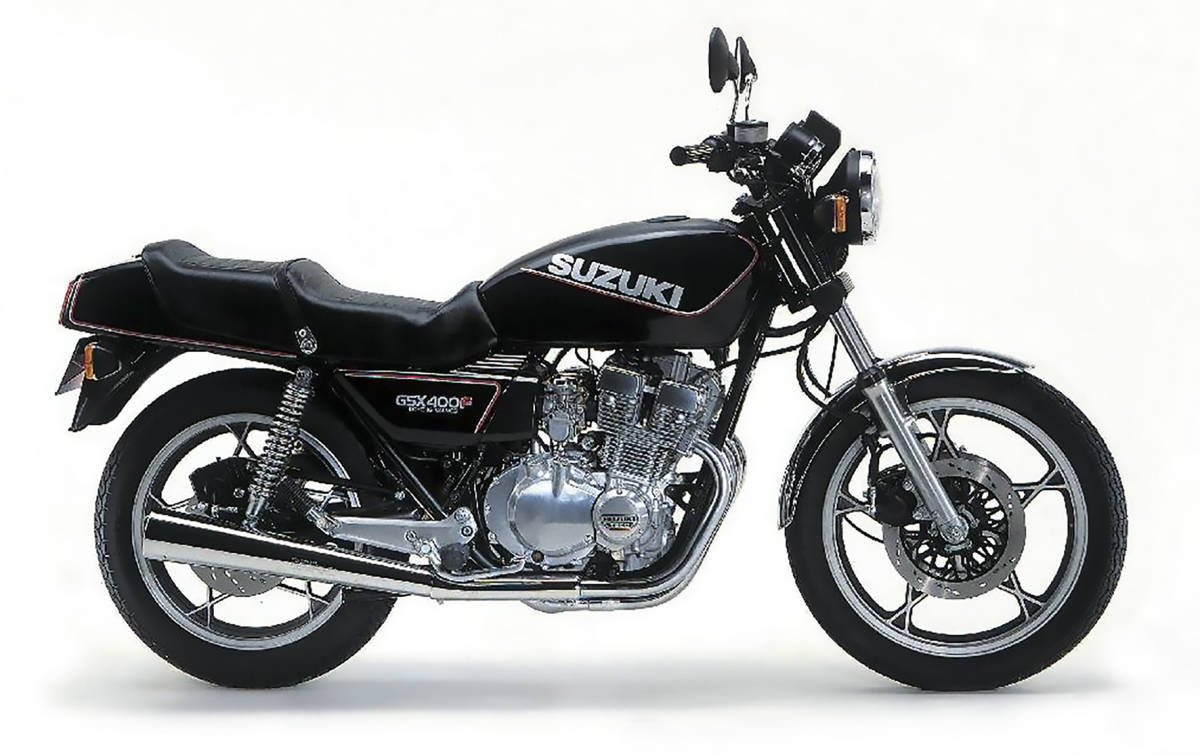 GSX400F(1981）【黒モデル用】外装デカールセット_1981黒モデルカタログ画像