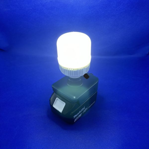 500298　明るさ調整可能 眩しくない マキタ 互換 18V バッテリー 電球型 LEDライト ランタン 行燈 災害 テント BL1830B BL1840 BL1860B_画像1