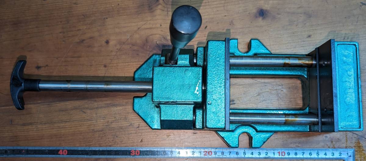  unused long time period. stock goods FC250 castings made Quick vise . width 115.