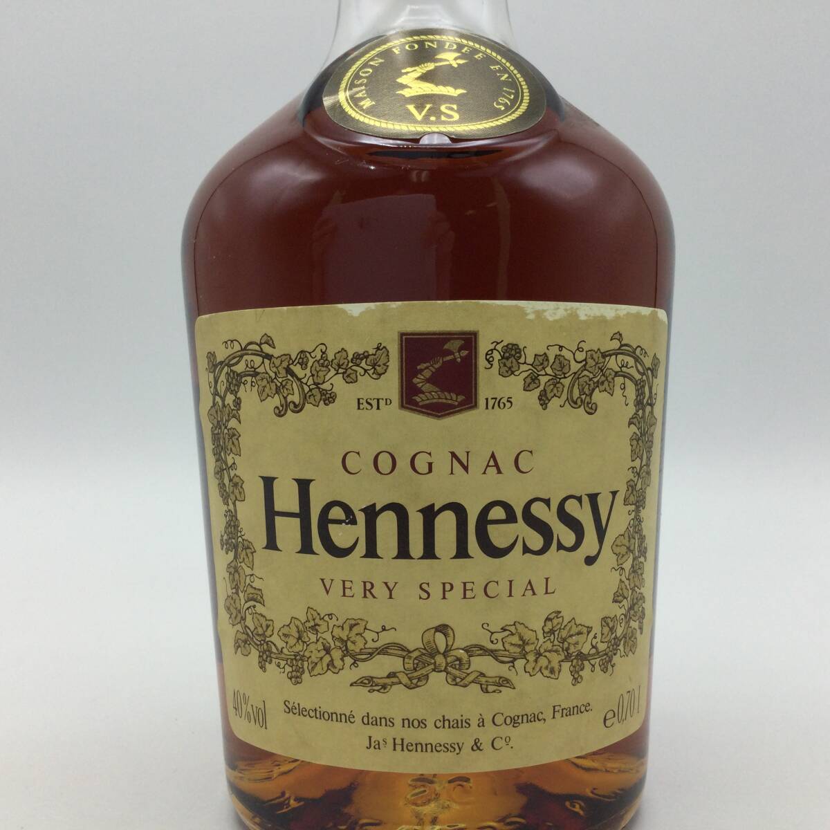 S61◇【未開栓】Hennessy ヘネシー VS ベリースペシャル コニャック 40％ 0.70L 洋酒 古酒 ◇の画像3