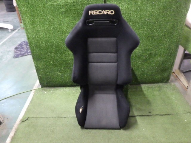 ☆RECARO SR セミバケットシート (個人宅宛の発送は西濃運輸営業所止め対応)の画像1