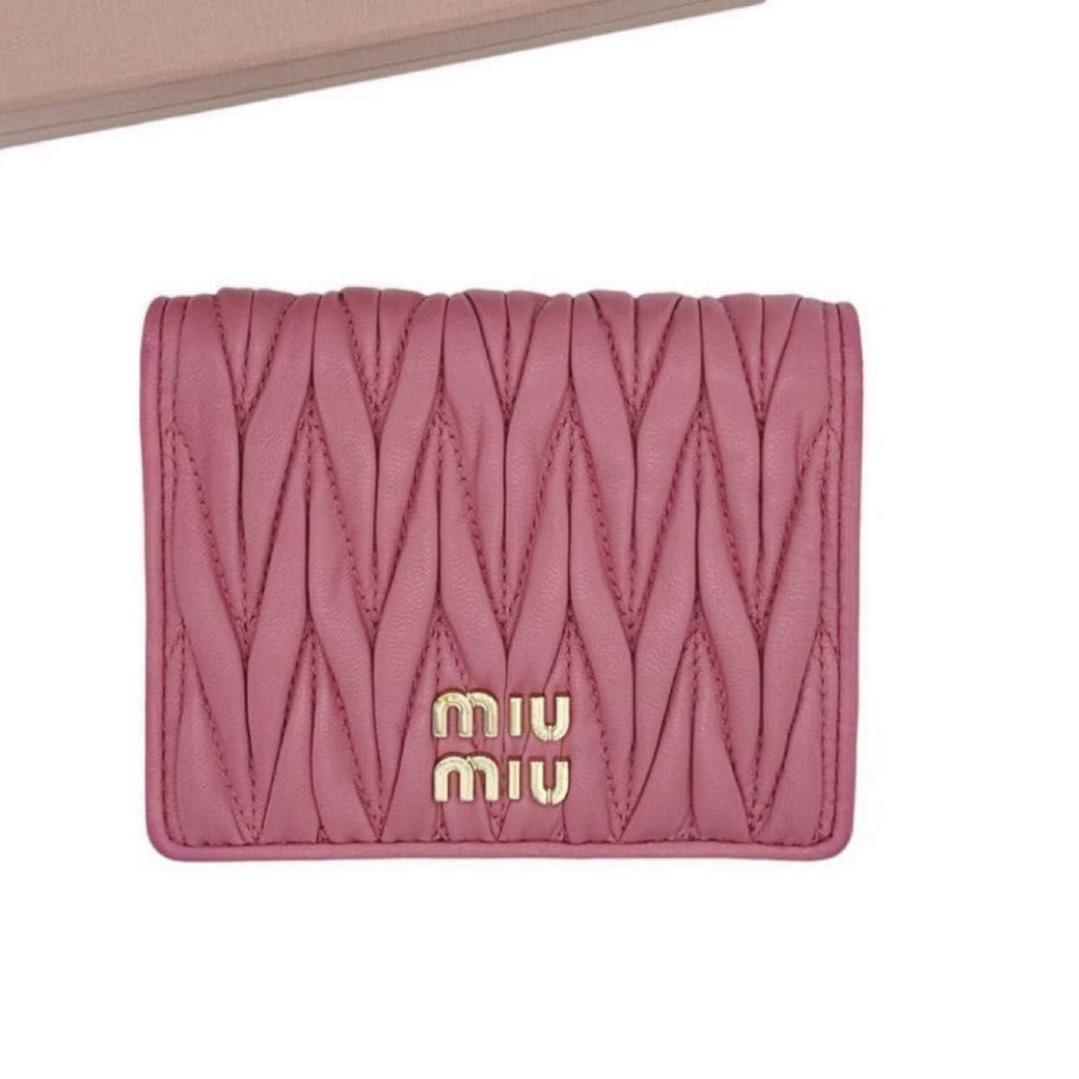 正規品   miumiu マテラッセレザー折り財布 RFID搭載