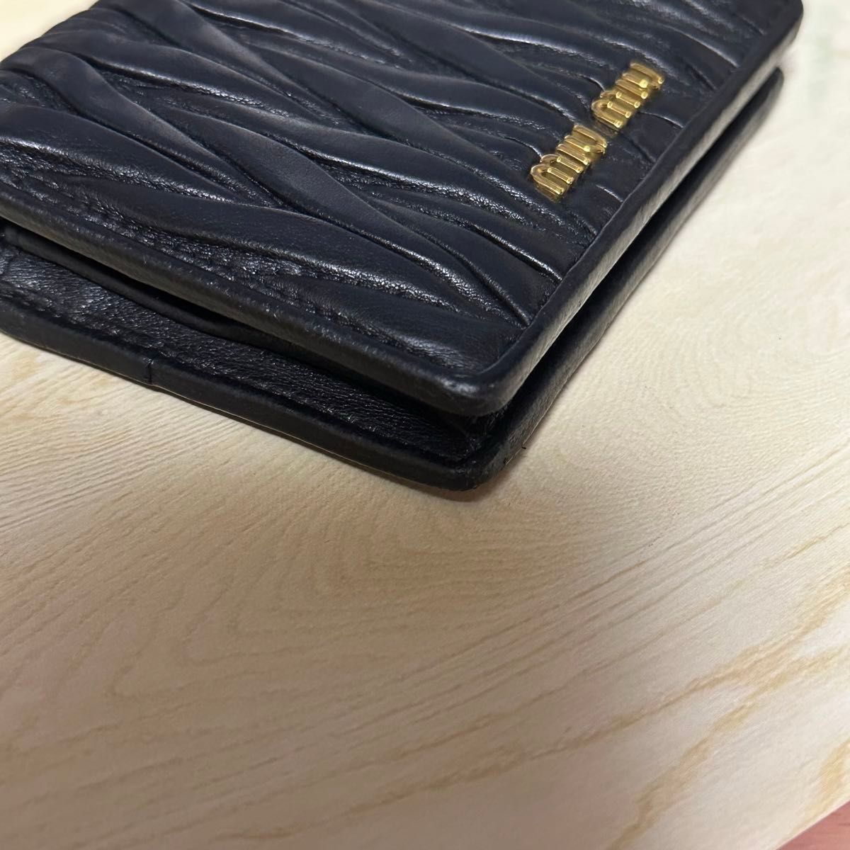 今月限定！！  正規品  miumiu マテラッセ 二つ折り財布 黒 