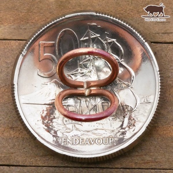 ループタイ　トップ　イギリス　2シリング A　薔薇　28mm　燻し　本物コイン　ボロタイ　ロープタイ　紐ネクタイ　コンチョ　ネックレス_別のコインで撮影したサンプル画像です。
