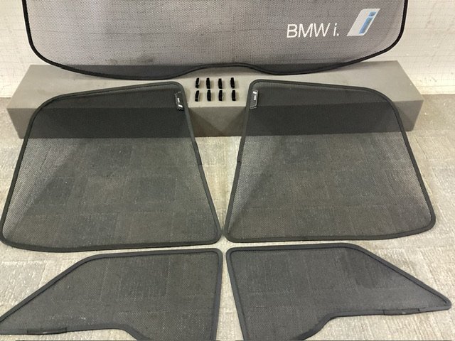 2015y BMW i3 I01 サンシェード リアガラス_画像3