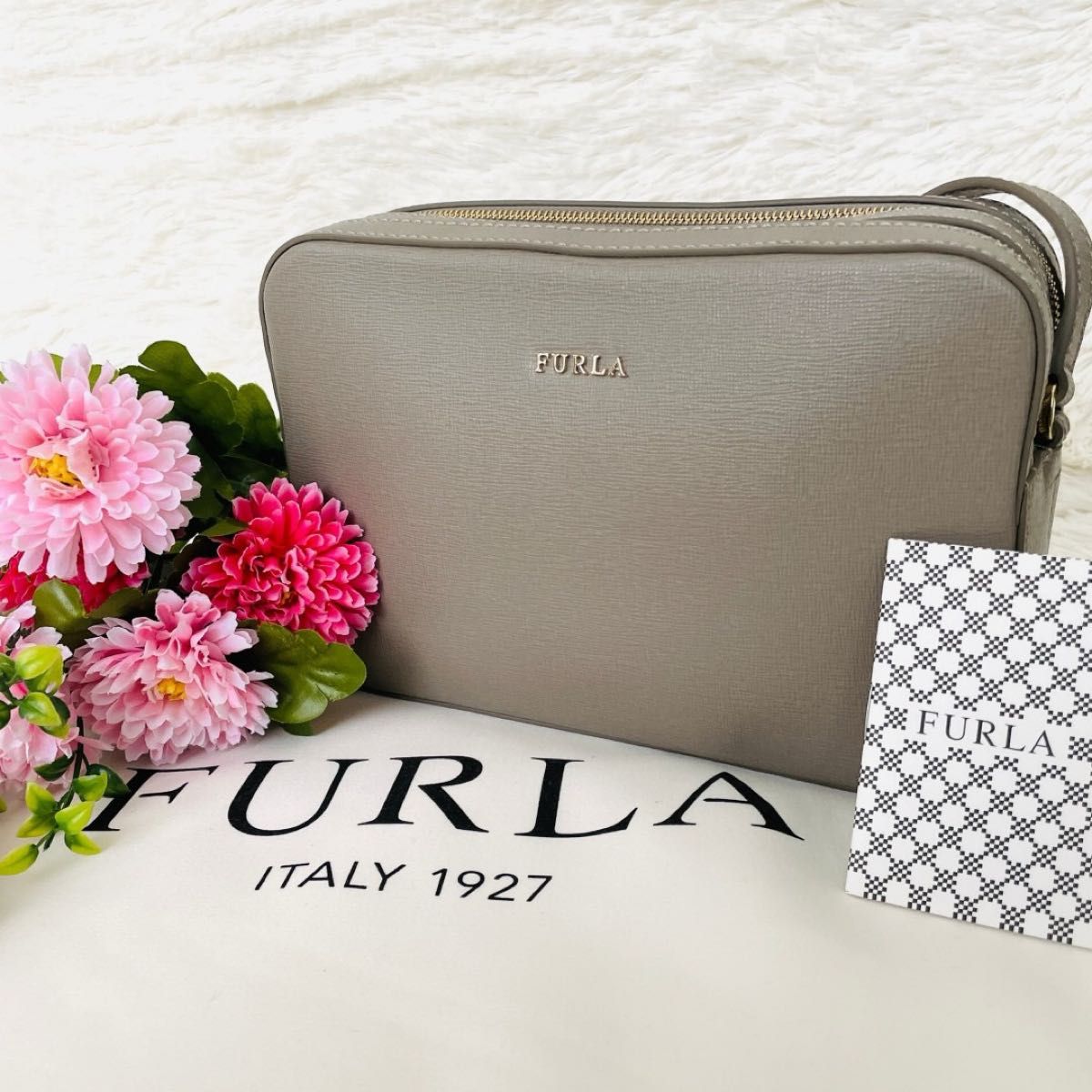 未使用級★FURLA フルラ リリー ショルダーバッグ グレージュ ダブルジップ カメラバッグ ポシェット レザー クロスボディ