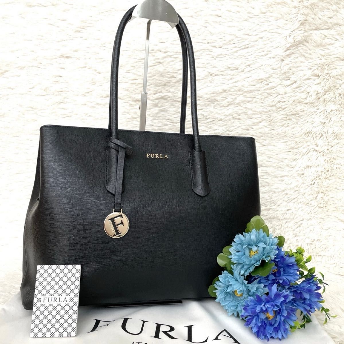 極美品☆FURLA フルラ テッサ トートバッグ ブラック 黒 肩掛け ハンドバッグ 大容量 Ａ4可 レザー チャーム 肩がけ