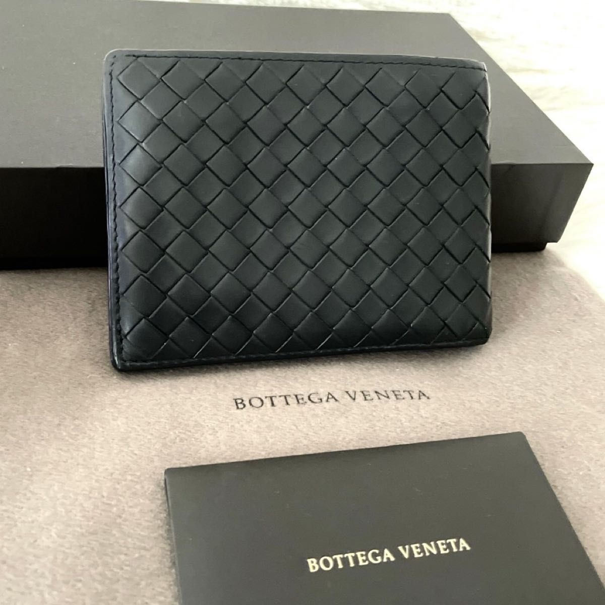 美品★BOTTEGA VENETA ボッテガヴェネタ イントレチャート 折り財布 ブラック コンパクト ウォレット コインケース 美品★BOTTEGA VENETA ボッテガヴェネタ イントレチャート 折り財布 ブラック コンパクト ウォレット コインケース