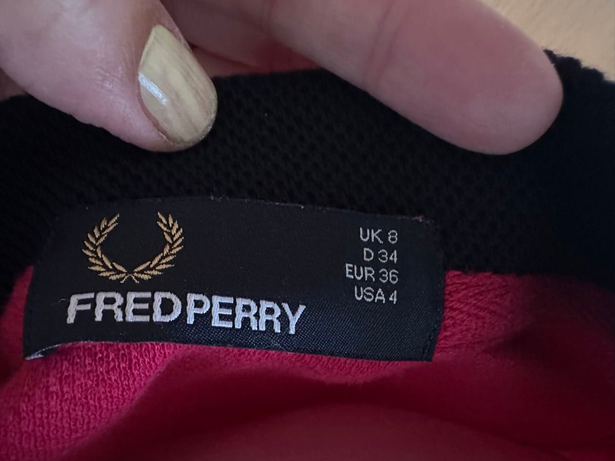 FRED PERRY ポロシャツ　赤地　