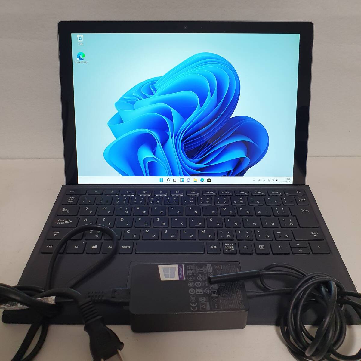 (353531)サーフェス/surface pro6 / i5-8350U 1.7Ghz /8GB/SSD 256G/訳アリ_画像1