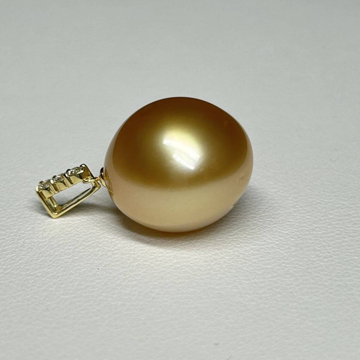 [ rarity! lustre eminent! extra-large 14.6mm] natural south . White Butterfly pearl 4.1g diamond D0.06ct K18 Gold pearl pendant top south . pearl necklace 18 gold 