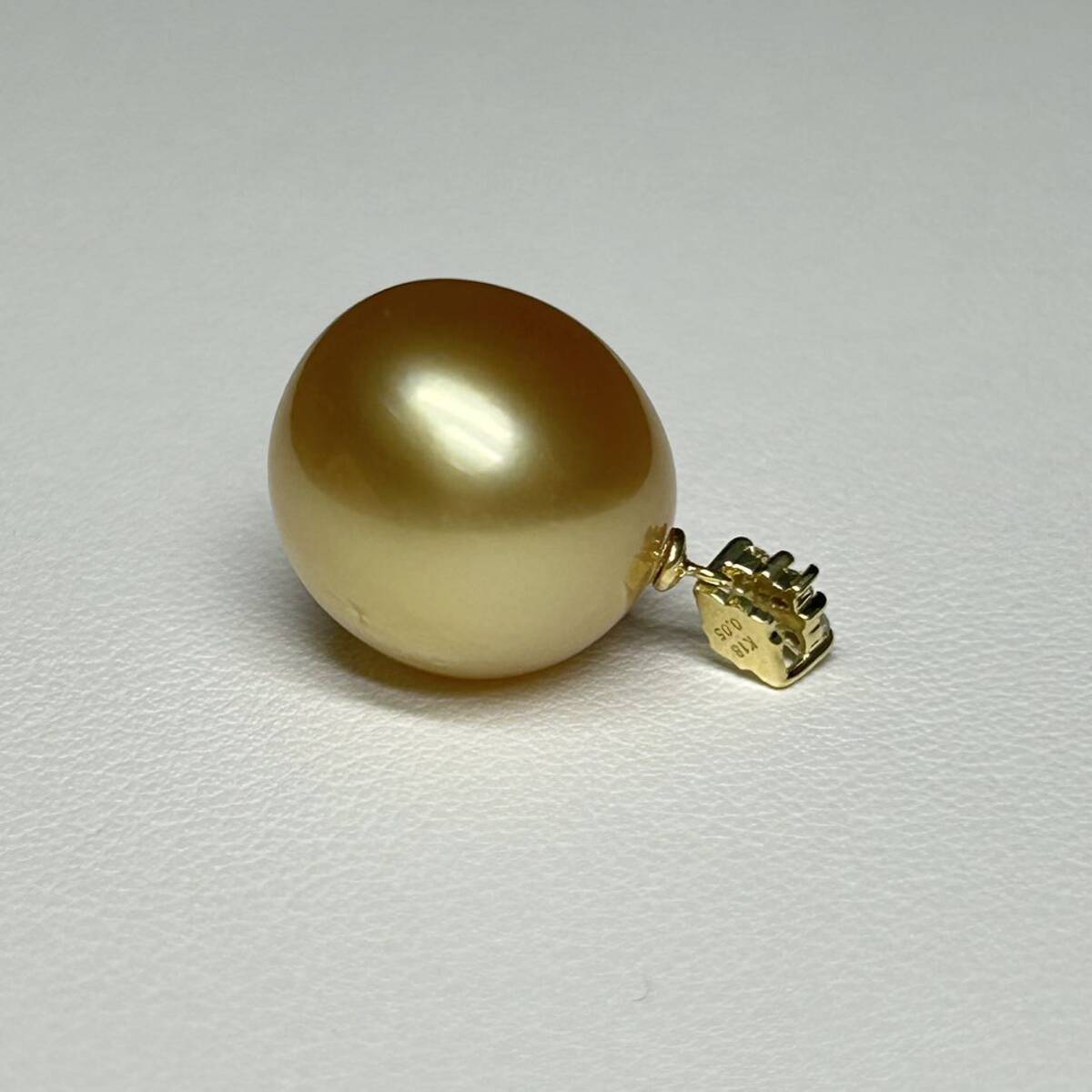 [ rarity! lustre eminent! extra-large 13.2mm] natural south . White Butterfly pearl 3.5g diamond D0.05ct K18 Gold pearl pendant top south . pearl necklace 18 gold 