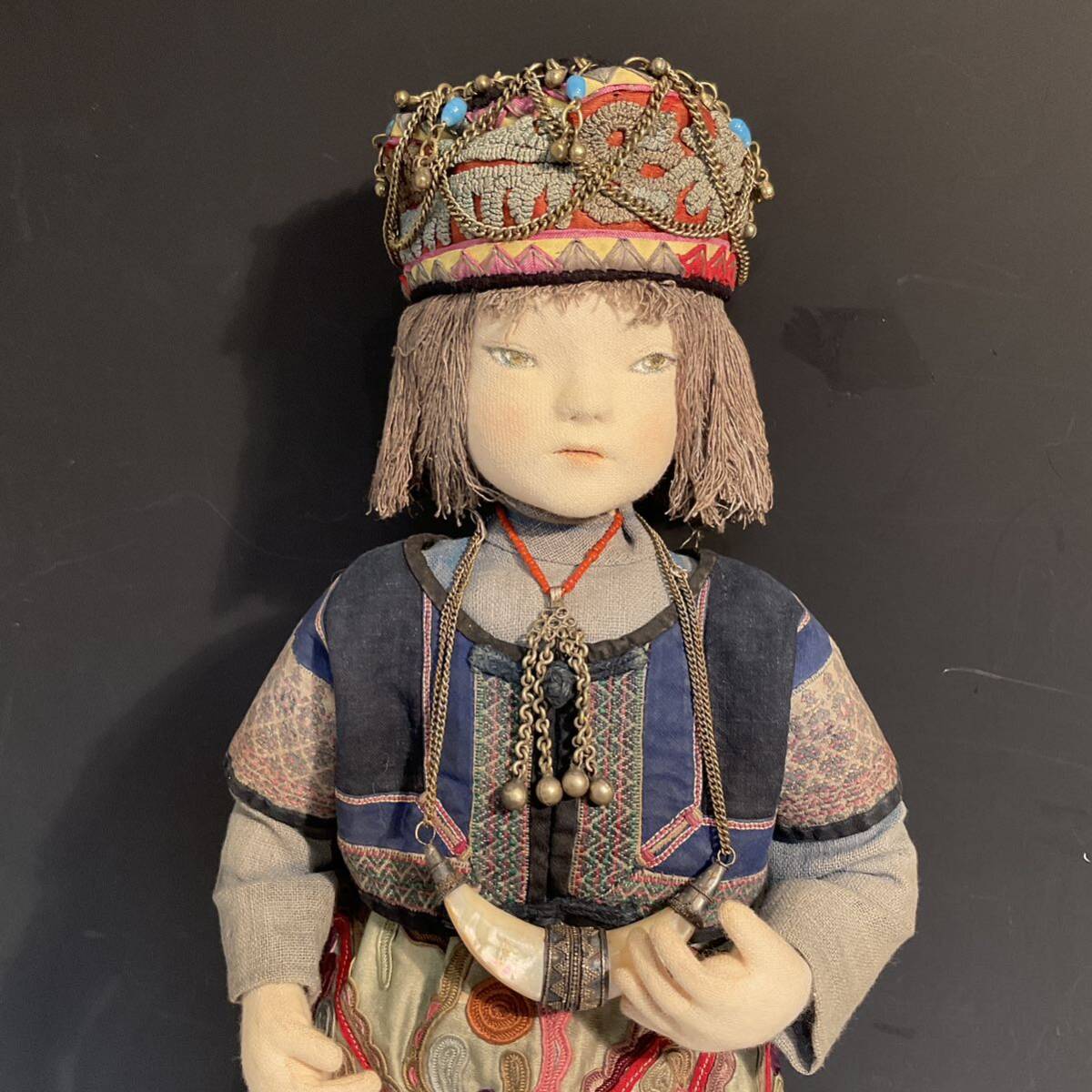 32000円 4041001 人形作家 森小夜子作 創作人形 民芸衣装 女の子 32000円 4041001 人形作家 森小夜子作 創作人形 民芸衣装 女の子