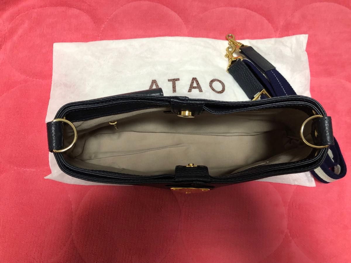 超美品】ATAO アタオ チヴィ ショルダーバッグ ネイビー レザー 超美品】ATAO アタオ チヴィ ショルダーバッグ ネイビー レザー