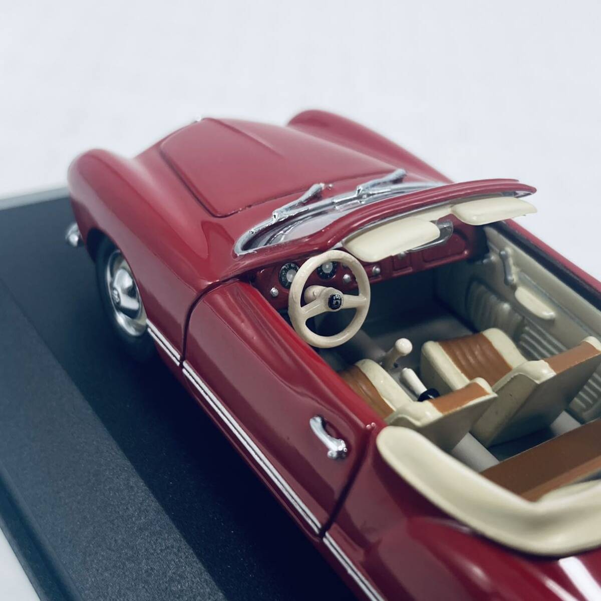 絶版品 旧銀箱 MINICHAMPS ミニチャンプス 1/43 Volkswagen Karmann Ghia Cabriolet フォルクスワーゲン カルマンギア カブリオレ レッドの画像5