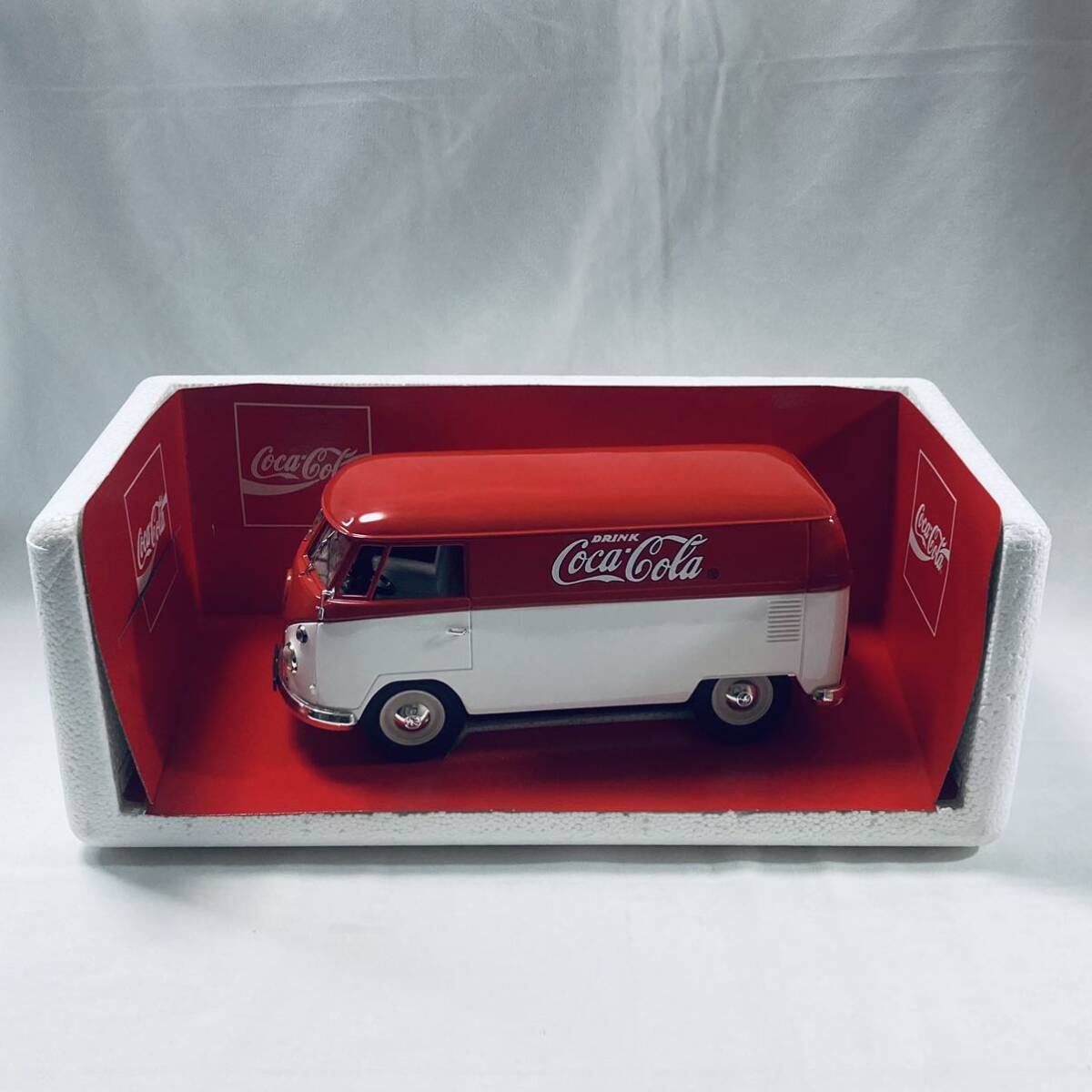 絶版品 ビンテージ SOLIDO ソリド 1/19 1966年型 Volkswagen フォルクスワーゲンType 2 COMBI コカ・コーラ社コマーシャルバン_画像3