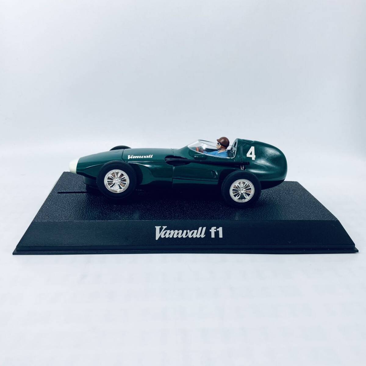 スロットカー SCALEXTRIC USA 1/32 Vanwall F1 1958 No4 C2663 ヴァンウォール F1の画像4