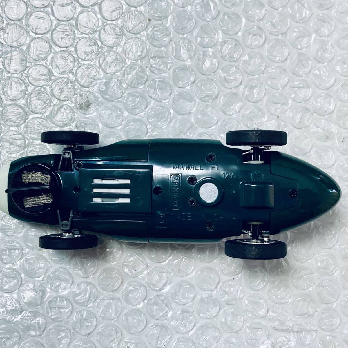 スロットカー SCALEXTRIC USA 1/32 Vanwall F1 1958 No4 C2663 ヴァンウォール F1の画像5