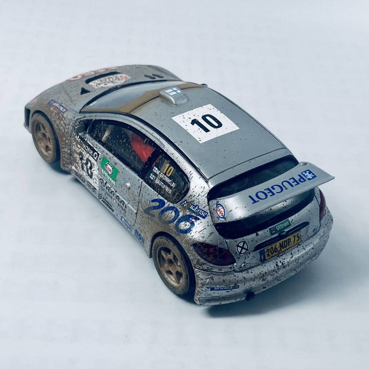 外箱台座無し スロットカー SCX 1/32 PEUGEOT 206 WRC 2001 ウェザリング(汚れ加工)仕様 8048の画像10