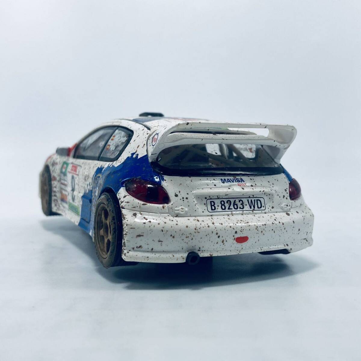 外箱台座無し スロットカー SCX 1/32 PEUGEOT 206 WRC 2001 ウェザリング(汚れ加工)仕様 MUDDY VERSION Whiteの画像5