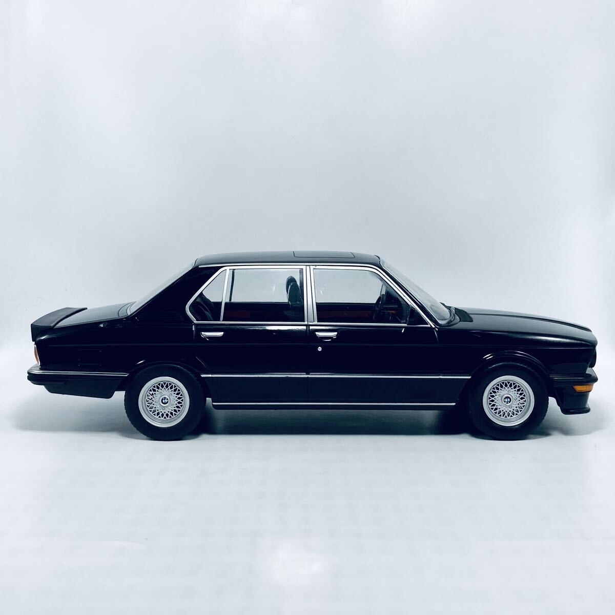 NOREV 1/18 BMW E12 M535i 1980 BLACK E12 type BMW M535i sedan black 183264