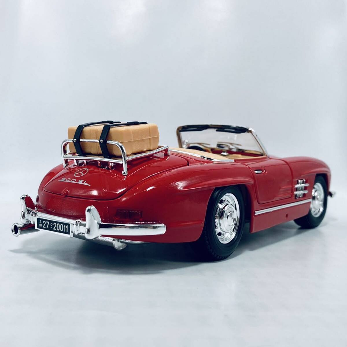 外箱無し burago 1/18 W198 Mercedes-Benz 300 SL Touring 1957 RED メルセデスベンツの画像2