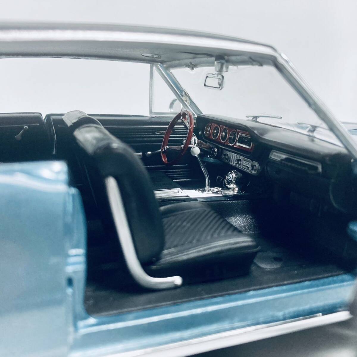 外箱無し Maisto 1/18 1965 Pontiac GTO HEMI Light Blue Metallic ポンティアックGTO ヘミV8 ライトブルーメタリックの画像6