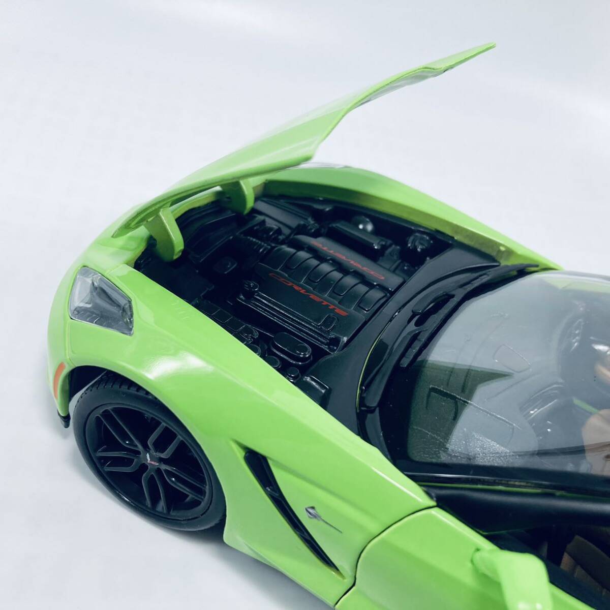 外箱無し Maisto 1/18 Chevrolet Corvette Stingray Z51 2014 Green コルベット スティングレイ Z51 グリーンの画像4