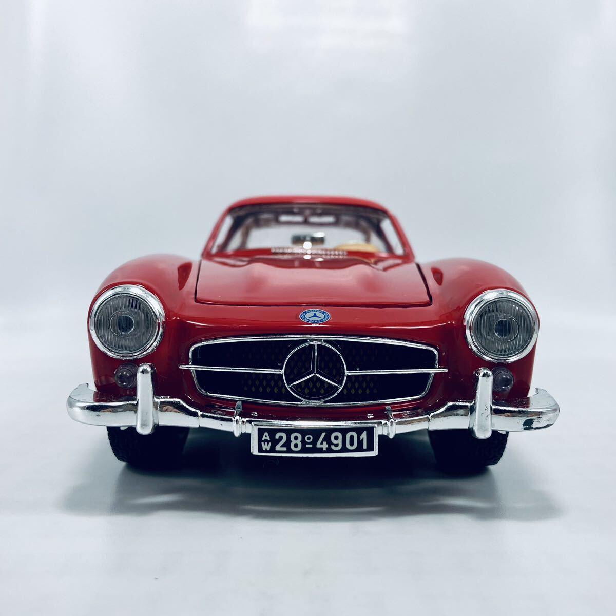 イタリア製 ビンテージ物 burago 1/18 W198 Mercedes-Benz 300 SL GULLWING COUPE 1954 RED メルセデスベンツの画像6