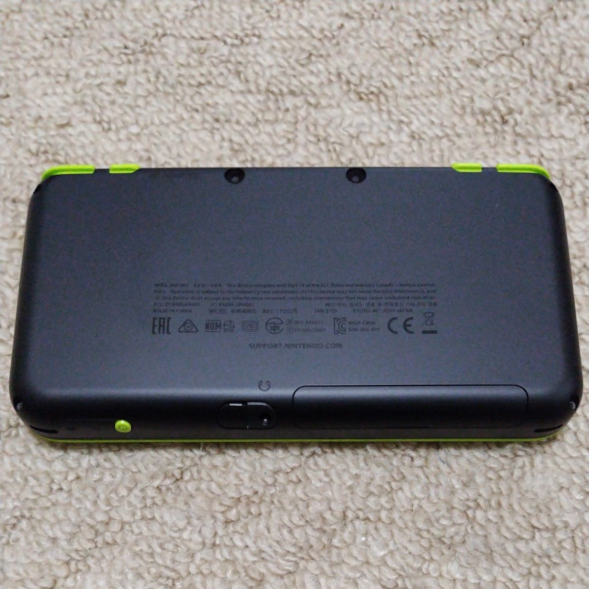 Newニンテンドー2DS LL ブラック×ライム JAN-S-MAAA　☆美品☆ ☆動作良好☆