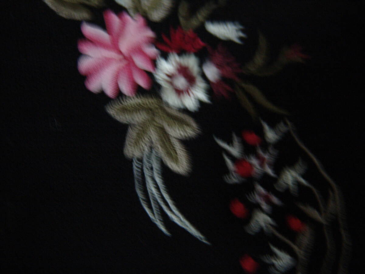 【試着程度美品】ローラアシュレイ 肌触り優しい綿混素材 黒×花柄刺繍 シンプルなデザインの カーディガン ＵＫ１４【同梱可】の画像4
