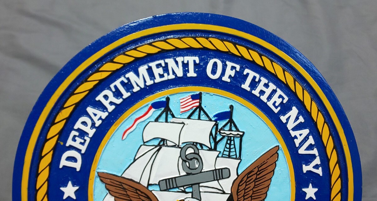 米軍放出品 U.S.NAVY アメリカ合衆国海軍省 紋章 ロゴ エンブレム ミリタリープラーク 記念品の画像3