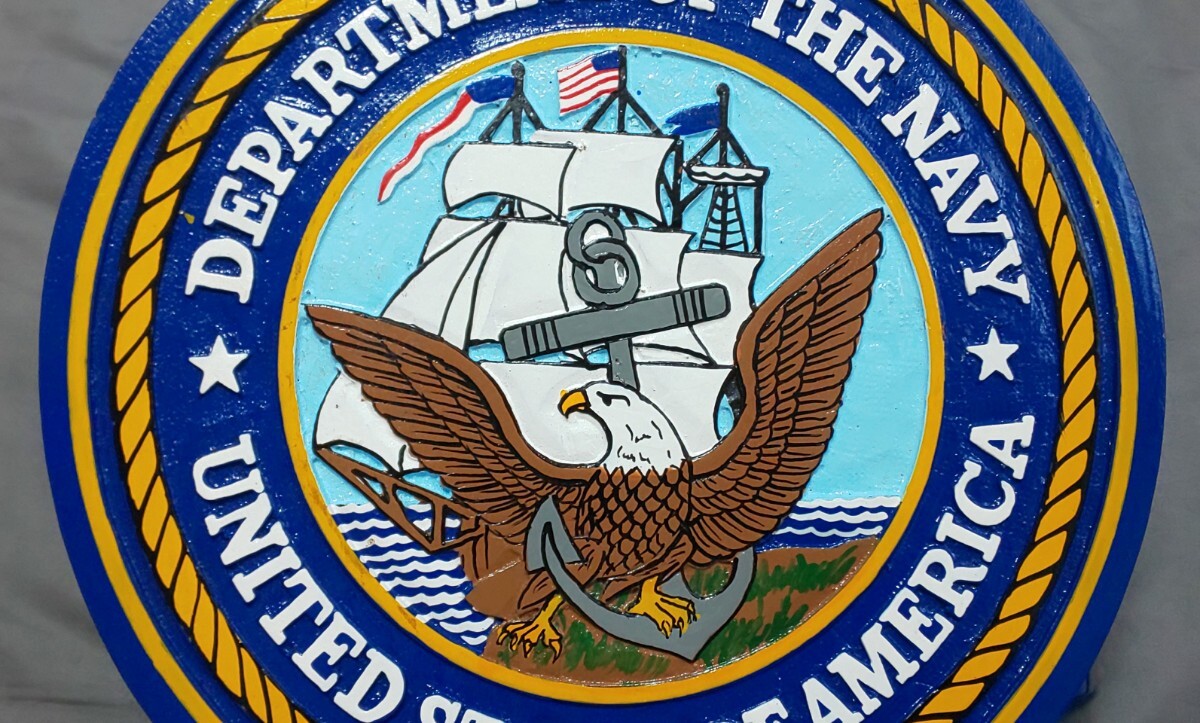 米軍放出品 U.S.NAVY アメリカ合衆国海軍省 紋章 ロゴ エンブレム ミリタリープラーク 記念品の画像2