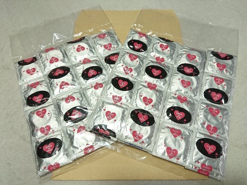 8ダース(96個) 新品コンドーム ラブアンドスキン ジャパン開発