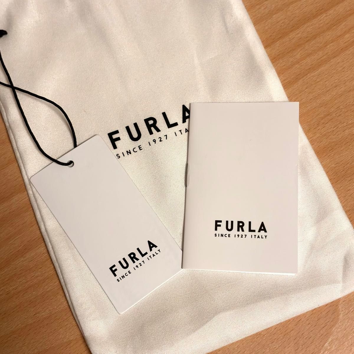 新品同様★ FURLA フルラ レザー 二つ折り 長財布 ピンクベージュ