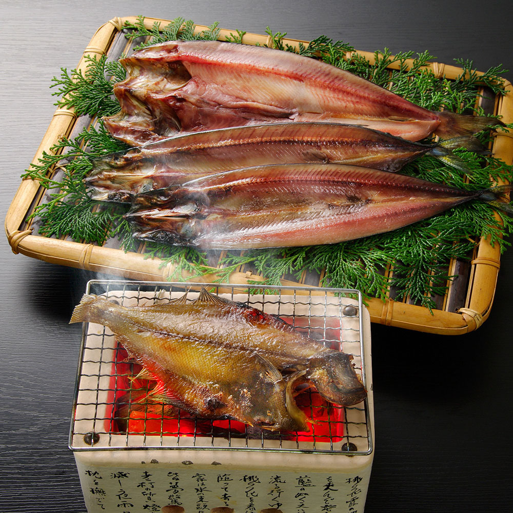  Hokkaido salted and dried overnight ...C set (...3 sheets *..4ps.@*.....2 sheets * autumn sword fish 2 sheets * genuine ..2 sheets )