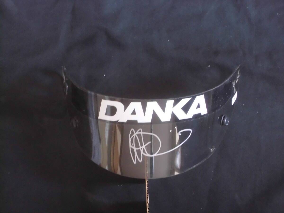  autographed visor .. autograph . do not understand 