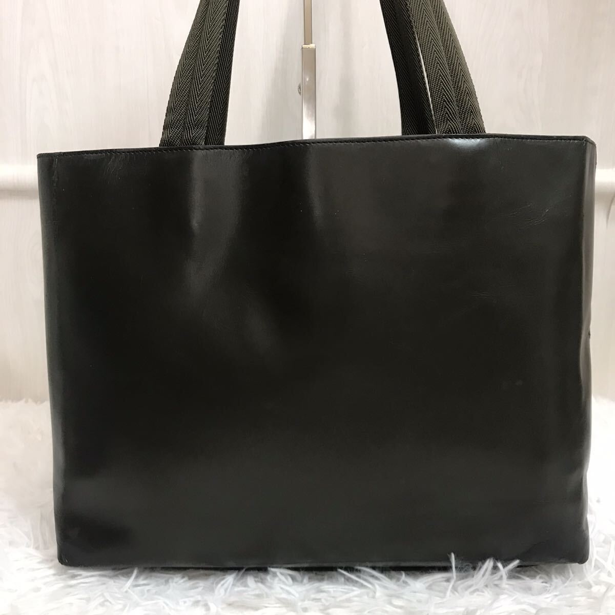 美品/A4可●プラダ PRADA トートバッグ ハンドバッグ ロゴ型抜き メンズ ビジネス 大容量 書類かばん レザー 本革 カーキ 肩掛け 希少の画像3