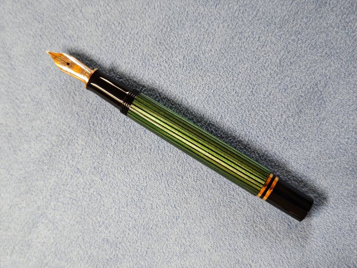 【未使用品・付属品なし】 Pelikan （ ペリカン）万年筆 スーベレーン M300 / 文字幅：EF / 緑縞の画像5