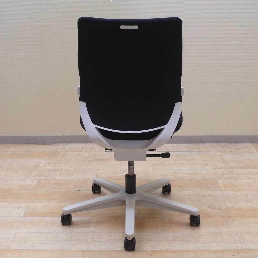 コクヨ ミトラ CRF-GW2700-W 肘無しオフィスチェア ブラック 事務椅子 2020年製 ワークチェア ローバック 布張り EG13344 中古オフィス家具_画像4