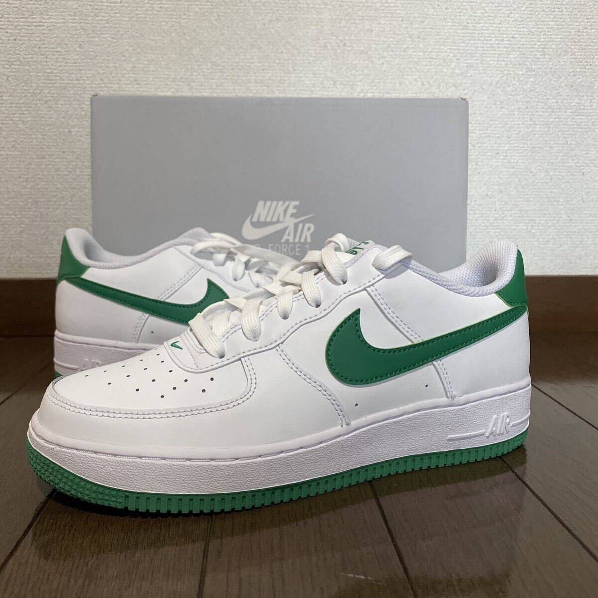 セール【GS24.5cm】新品ナイキNIKEエアフォース1AF1Air Forceグリーンの画像1