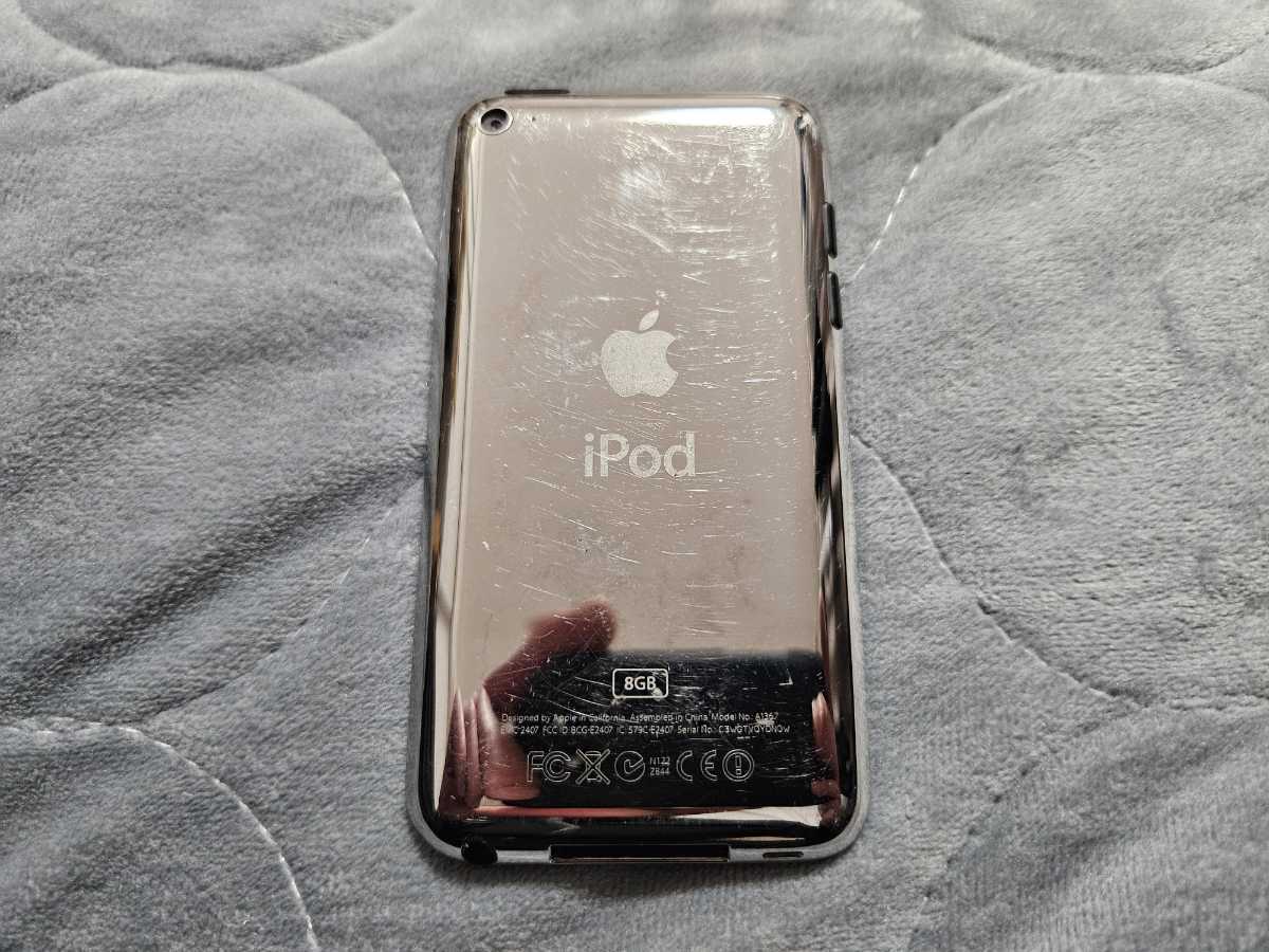 Apple iPod touch 第4世代 8GB MD057J/A_画像2