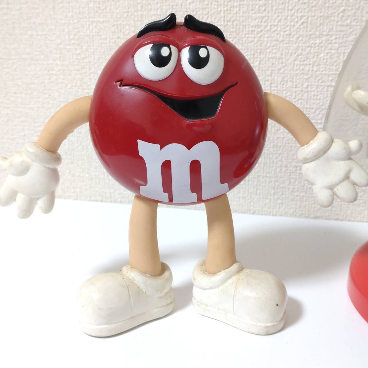 【現状品】M＆M'S　フィギュア　赤　HERSHEY’S　キスチョコ　ディスペンサー　入れ物　ディスプレイ　ハーシーズ　エムアンドエムズ　_画像2