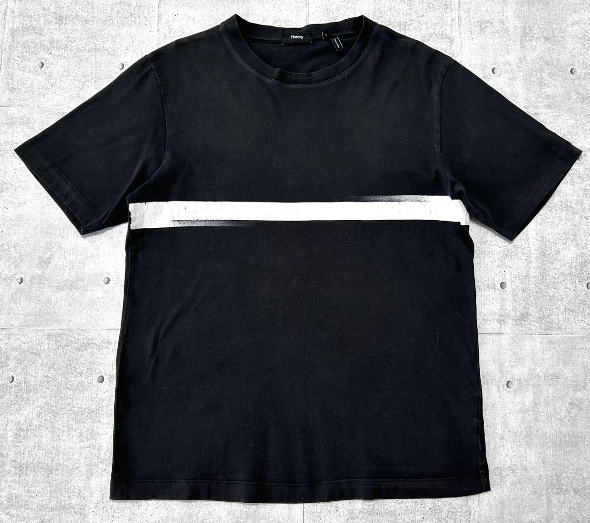 Theory セオリー クルーネック ブラック Tシャツ 半袖 ラインプリント　　ヨーロッパ製 ブラック ホワイト 玉9628_画像1