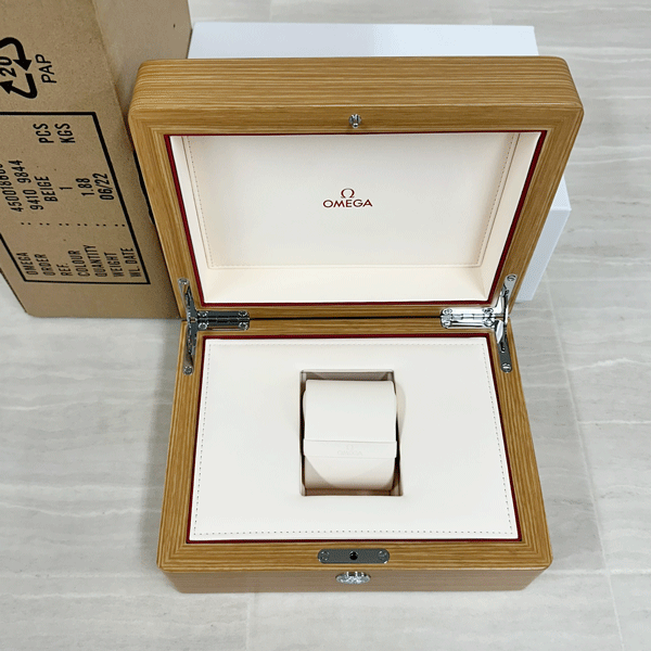 【未使用品】 OMEGA/オメガ 純正ボックス・箱 木箱 現行タイプの画像4