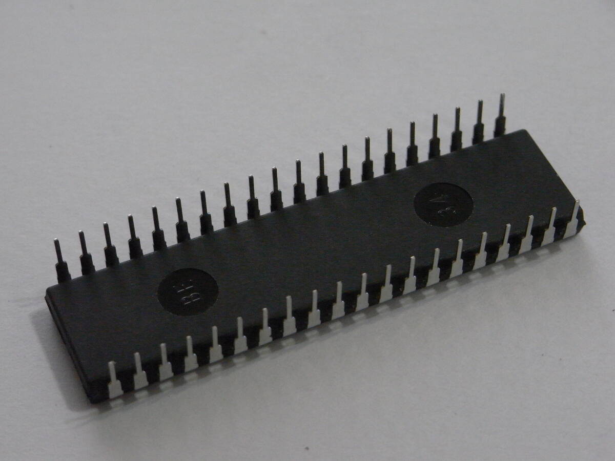 ★HITACHI社製 CPU 希少品 8-Bit Microprocessor HD63C09EP 新品未使用品 A-247★の画像3